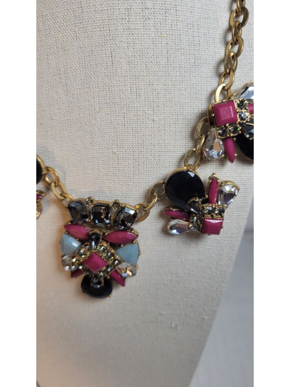 J.Crew Gold Tone Statement Necklace With Pink & Black Gemstone Embellishments - Picture 2 of 4